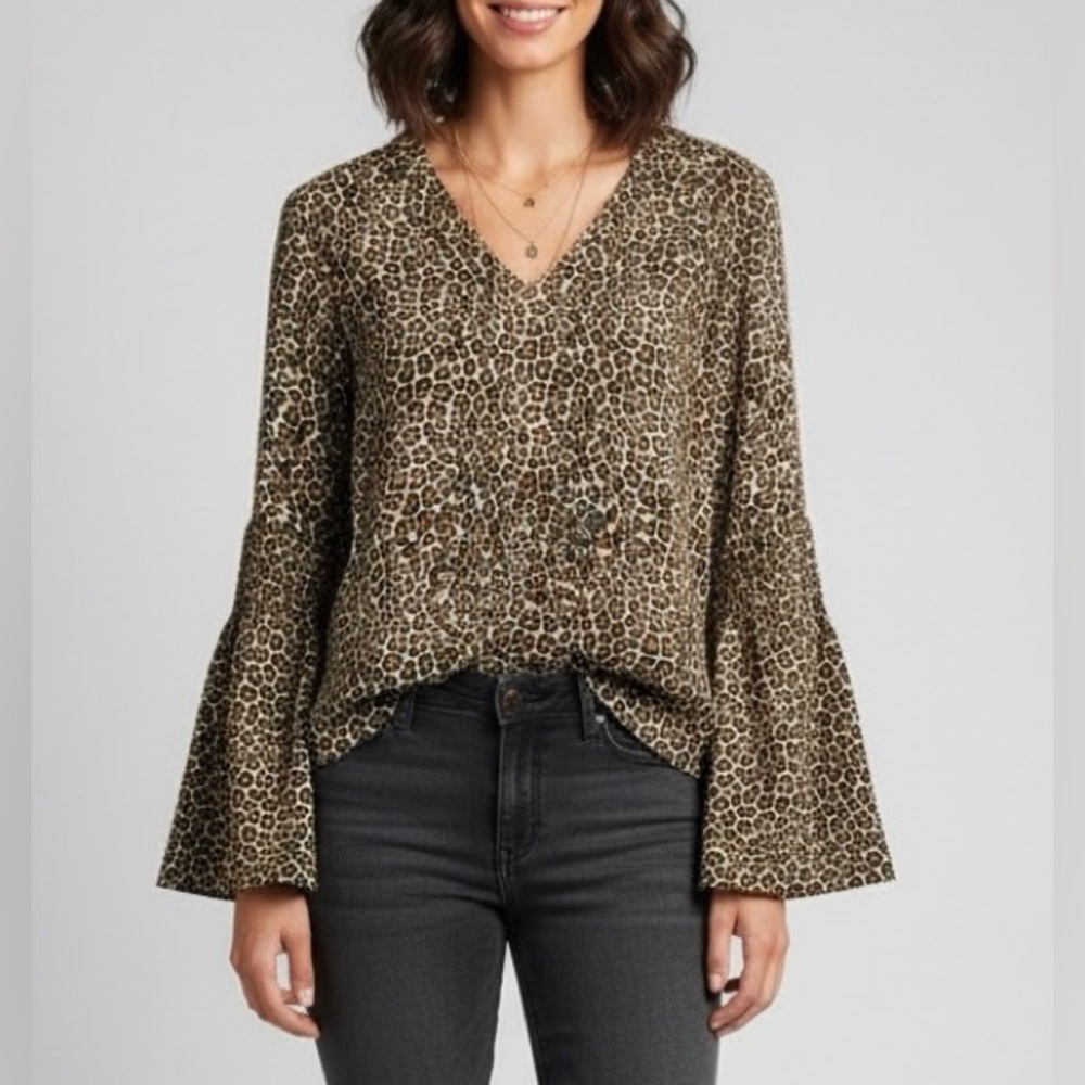 🚨 SOLD - Michael Kors Leopard Print Bell Sleeve Blouse | Size M